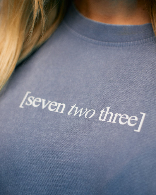 Blå T-Shirt "Built not given"