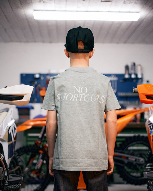 Grå Ungdom T-shirt "No shortcuts"