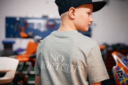 Grå Ungdom T-shirt "No shortcuts"